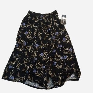 VTG Sag Harbor Women's Skirt_Medium 1990s-era button-front midi_Floral Print